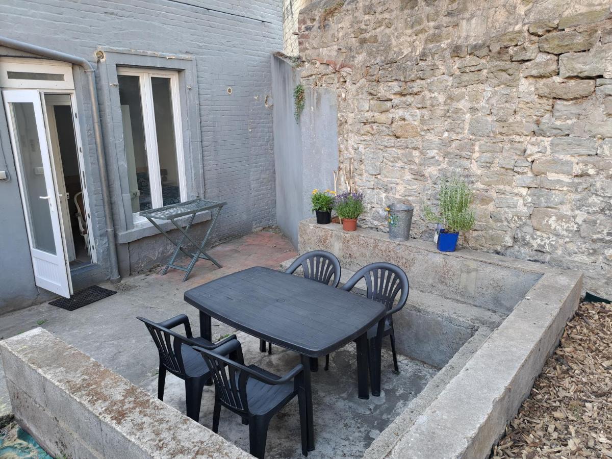 Joli T3 Avec Extérieur Proche Du Centre Et Des Remparts
